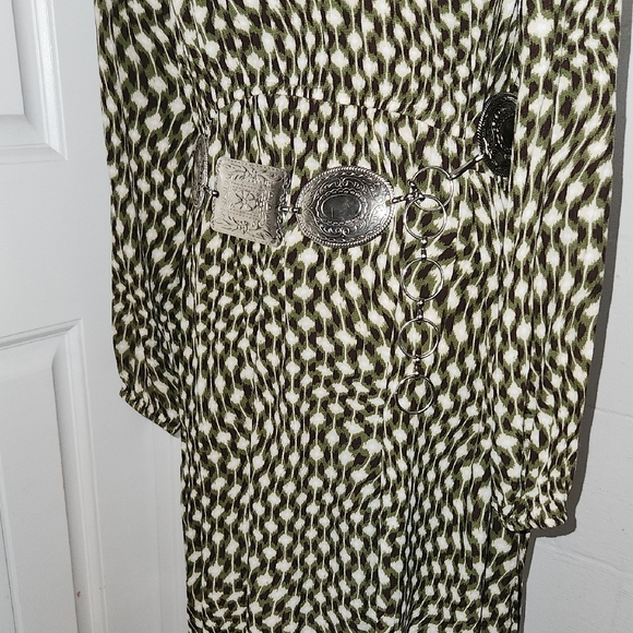 Vintage Silvertone Concho Medallion Embossed Waist Fashion Metal Belt - Picture 3 of 5